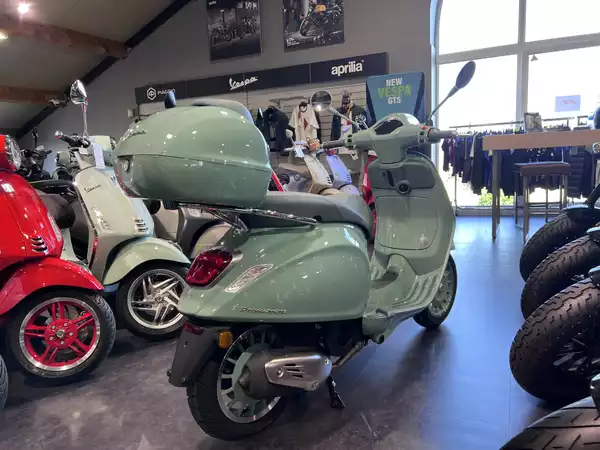 Vespa Primavera 125 80 TH - Photo 2