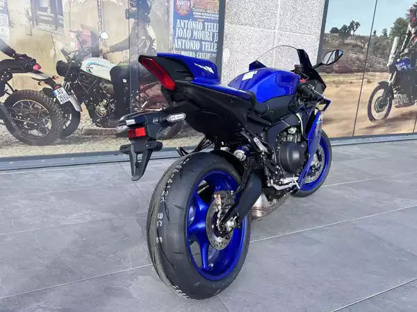 Yamaha R9 - Photo 2