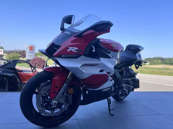 Yamaha R9 70 TH - Photo 2