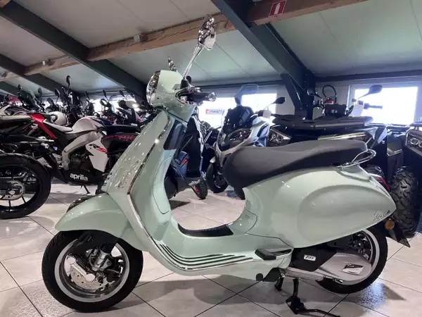 Vespa Primavera 50 - Photo 2