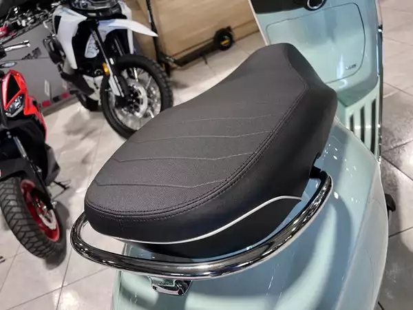 Vespa Primavera 50 - Photo 3