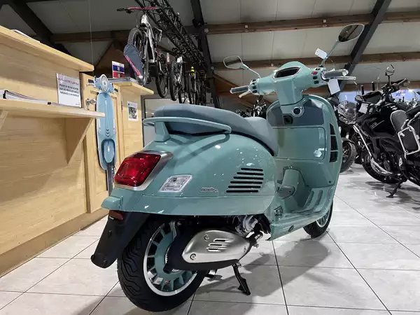 Vespa GTS 310 80 TH - Photo 2