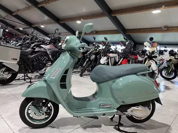 Vespa GTS 310 80 TH - Photo 3