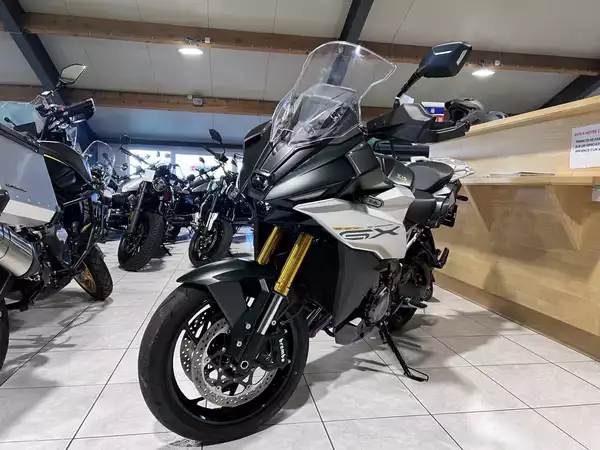 Suzuki GSX-S 1000GX - Photo 2