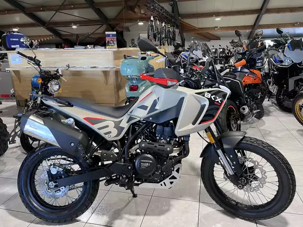 Benelli BKX 300 - Photo 1