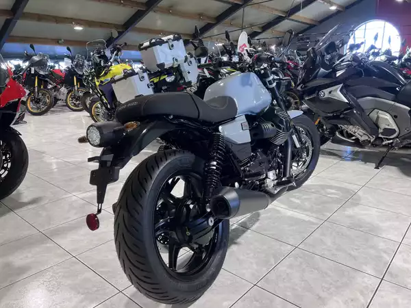Moto Guzzi V 7 SPORT - Photo 2