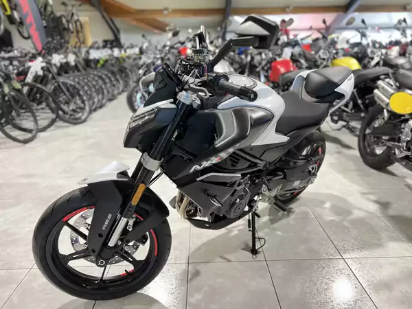 CF Moto 450 NK - Photo 2