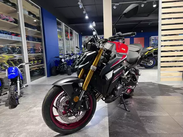 Suzuki GSX-S 1000 - Photo 2