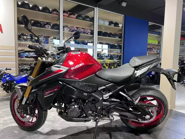 Suzuki GSX-S 1000 - Photo 3
