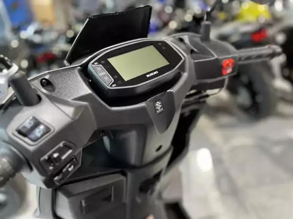 Suzuki Avenis 125 125 - Photo 3