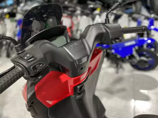 Aprilia SX 50 R CLASSE B 45/KM/H - Photo 3