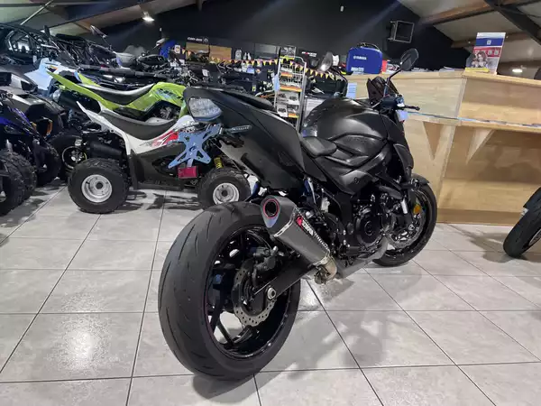Suzuki GSX-S 750 - Photo 2