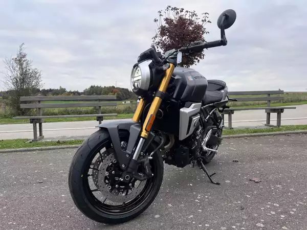 Suzuki GSX-8T - Photo 2