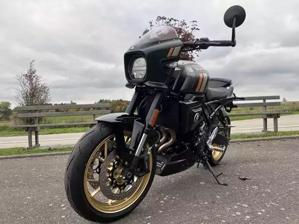 Suzuki GSX-8TT - Photo 2