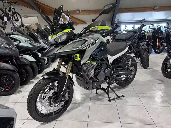 Benelli TRK 902 XPLORER - Photo 2