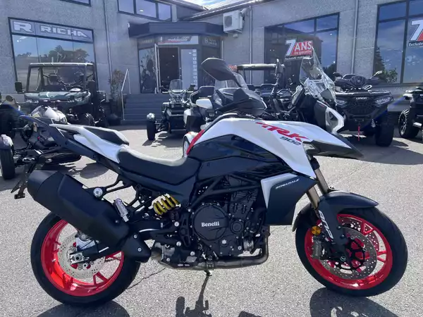 Benelli TRK 902 STRADALE - Photo 1