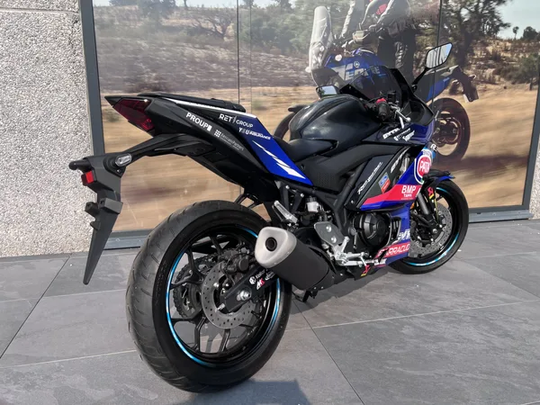 Yamaha YZF-R3 Réplica - Photo 2