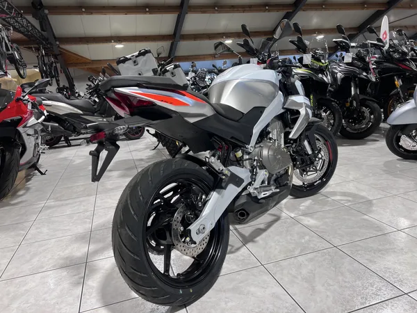 Aprilia TUONO 457 - Photo 2