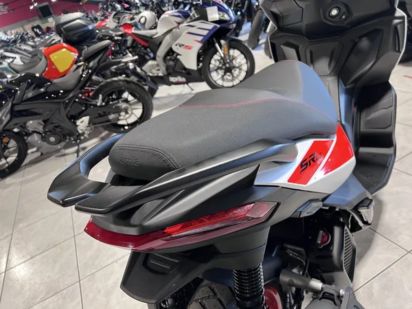 Aprilia SR 125 GT SPORT BLANC - Photo 3