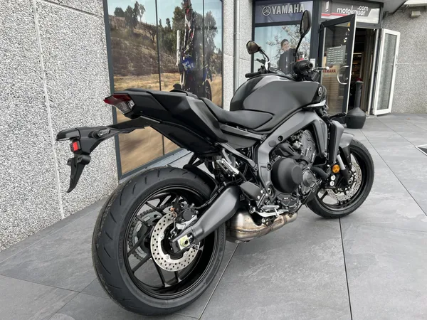 Yamaha MT-09 Y-AMT - Photo 2