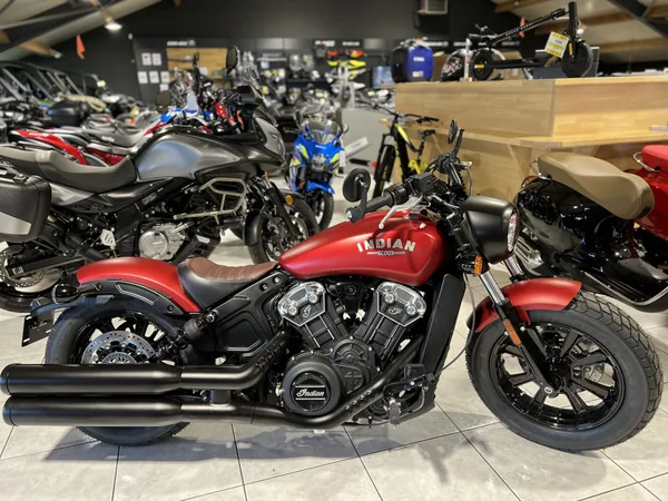 Indian Scout Bobber 1200cc / 100cv Sunset red smoke - Photo 1