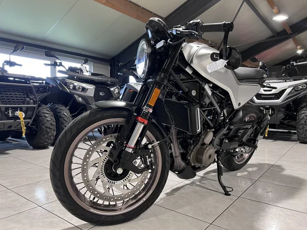 Husqvarna Vitpilen 401 - Photo 2