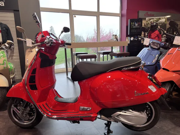 Vespa GTS Super Sport 310 - Photo 3