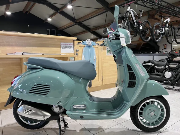 Vespa GTS 310 80 TH - Photo 1