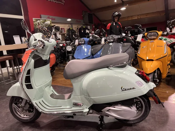 Vespa GTS 310 Classica - Photo 3