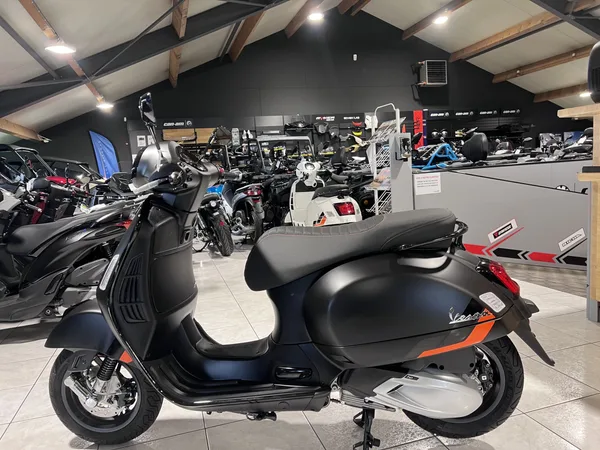 Vespa GTS Super Sport 310 - Photo 3