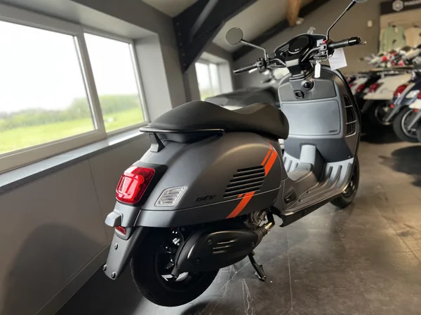 Vespa GTV 310 - Photo 2