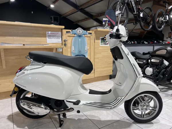 Vespa Primavera 125 BLANC - Photo 1