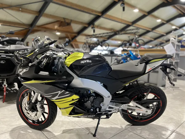 Aprilia RS 125 - Photo 3