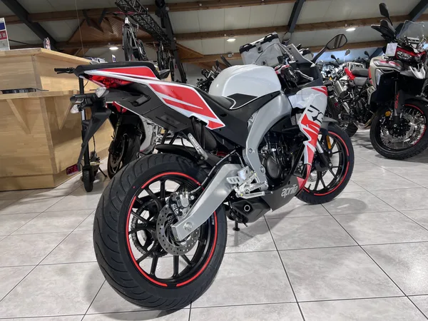 Aprilia RS 125 - Photo 2