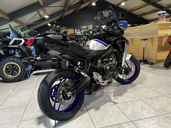 Yamaha Tracer 9 GT + Y-AMT - Photo 2