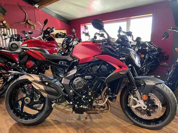 MV Agusta Brutale 800 - Photo 1