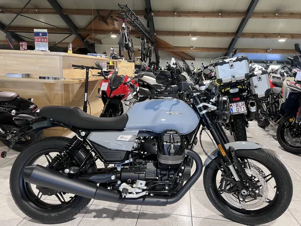 Moto Guzzi V 7 SPORT - Photo 1