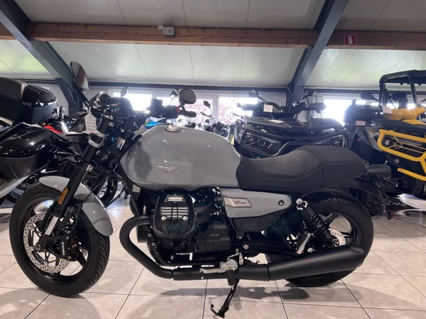 Moto Guzzi V 7 SPORT - Photo 3