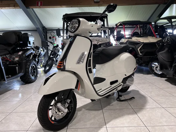 Vespa GTS Super Sport 310 - Photo 2