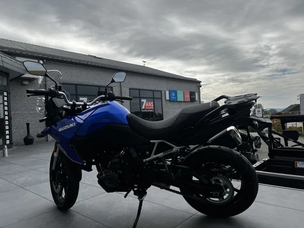 Suzuki V-Strom 800 - Photo 3