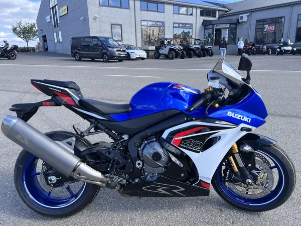 Suzuki GSX-R 1000 - Photo 1