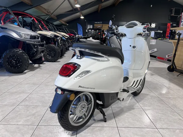 Vespa Elettrica 45 Km/h - Photo 2