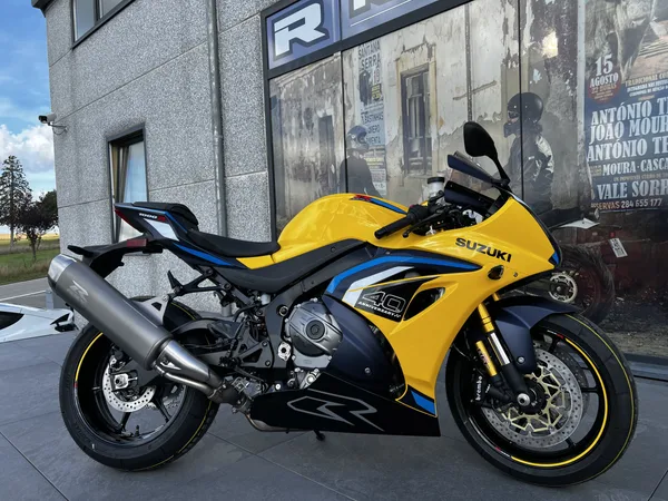 Suzuki GSX-R 1000 - Photo 1