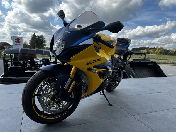 Suzuki GSX-R 1000 - Photo 2