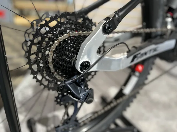Fantic XMF 1.7 L CARBON SPORT 720Wh, 29''-27,5'', freins 4 pistons, 90 Nm - Photo 3
