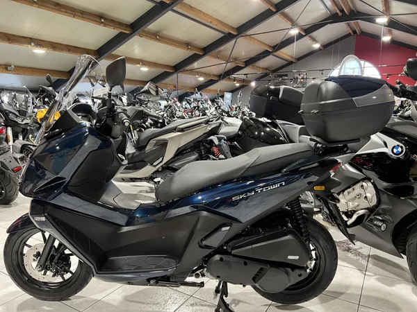 Kymco Skytown 125 - Photo 3