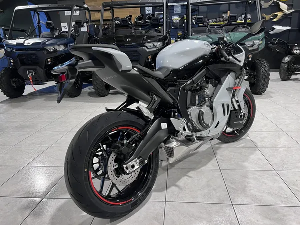 CF Moto 675 SR-R - Photo 2