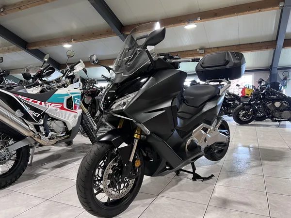 Honda Forza 750 - Photo 2