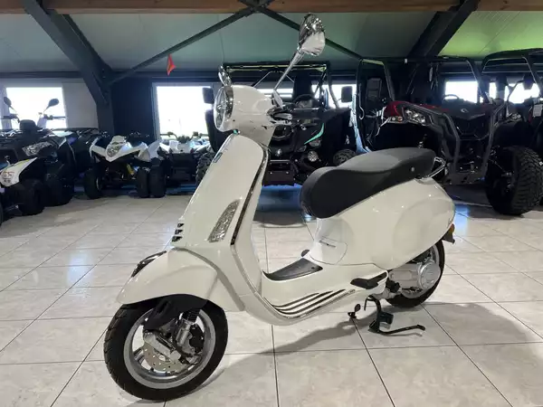 Vespa Primavera 50 - Photo 2