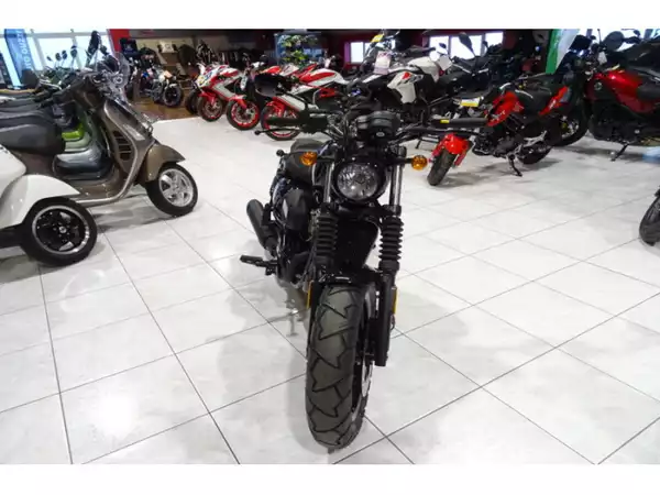 Hyosung Aquila 125 BOBBER V-TWIN - Photo 2